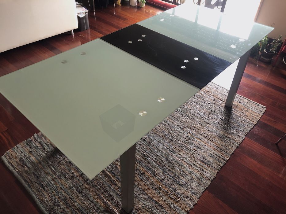 OPPORTUNITY! Extendable dining table with tempered glass top64741009541506122