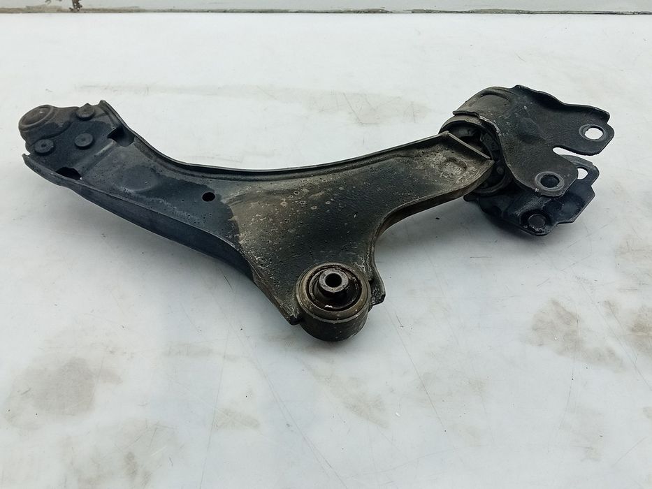 Braço de suspensão frente esquerdo VOLVO V60 I Cross Country (157)