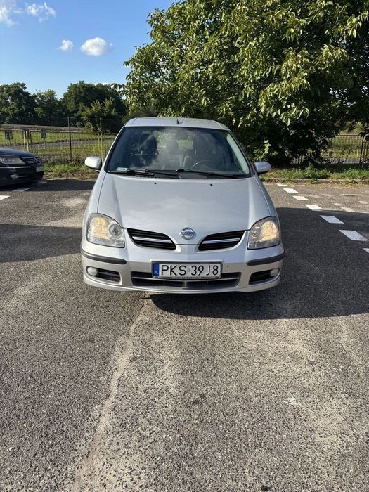 Nissan Almera Tino