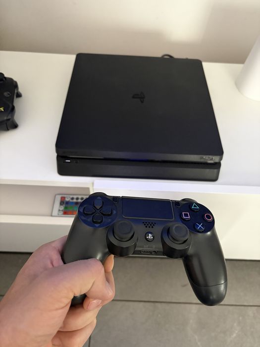 Ps4 playstation slim 4