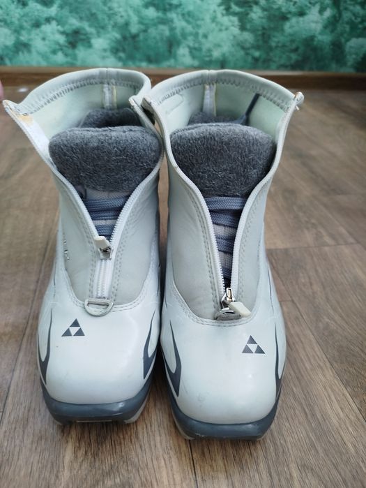 Черевики, ботінки. Взуття для бігових лиж Fischer NNN. 38 розмір.