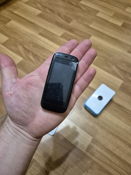 Міні телефон, elephone