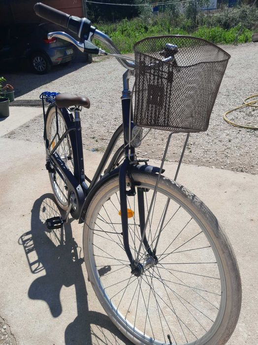 Vendo bicicleta com mudanças automáticas em bom estado quase nova
