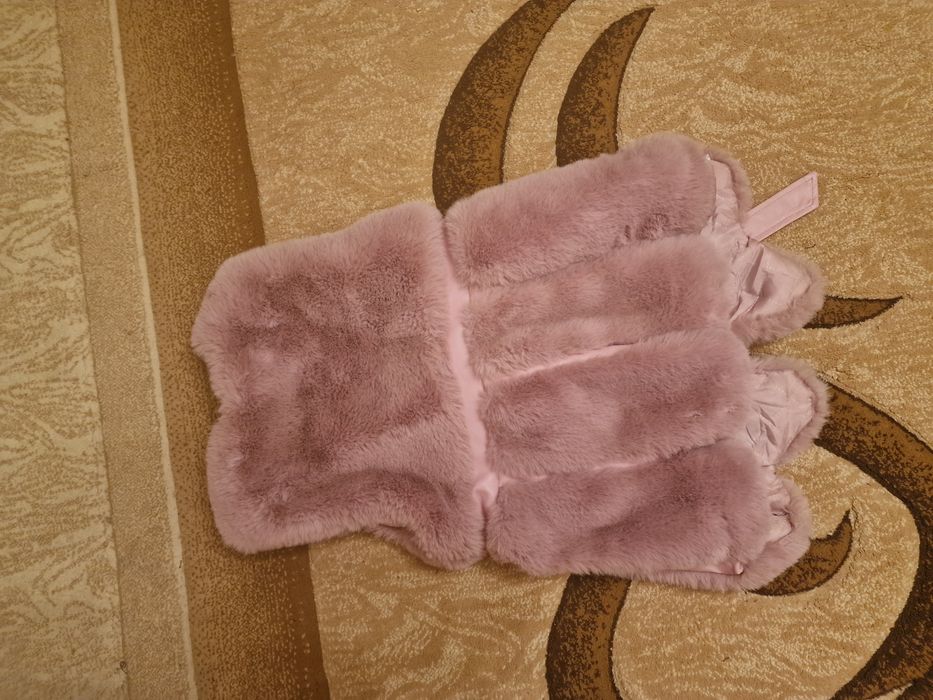 Хутряна безрукавка