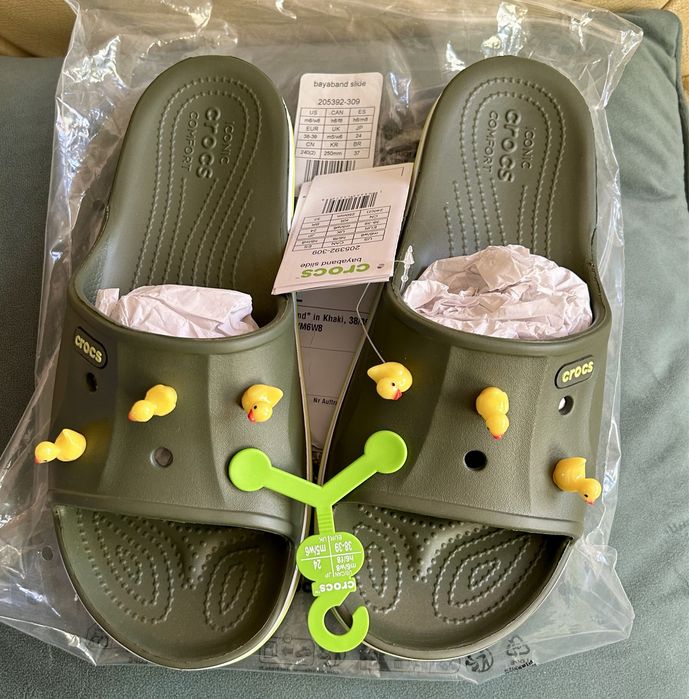 Klapki Crocs khaki z żółtymi  kaczuszkami , 39-43