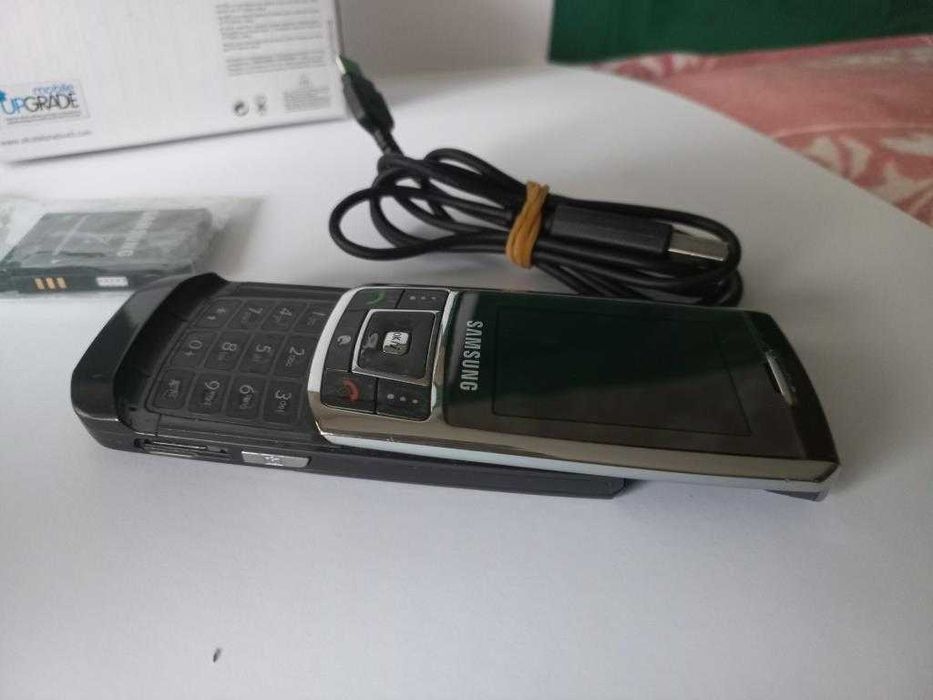 Telefon Samsung SGH-900i z baterią do wymiany