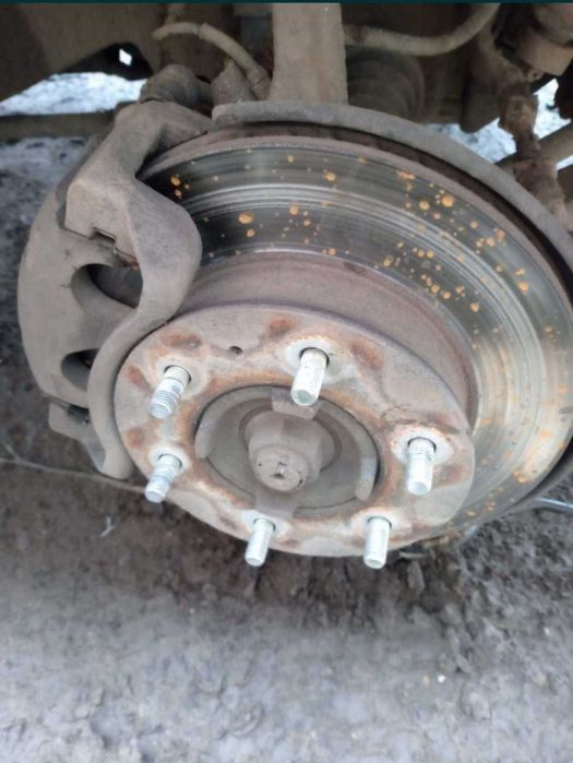 передня ступиця кулак в зборі Ford RANGER Mazda BT рейнджер 02-06