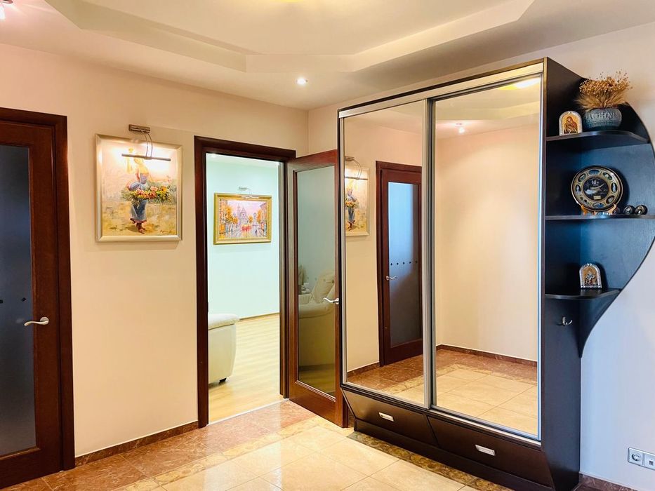 Продаж 3-к кв, ВЛАСНА, 76м2, без посередника.