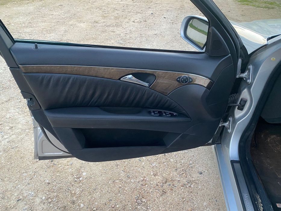 Mercedes-Benz E220