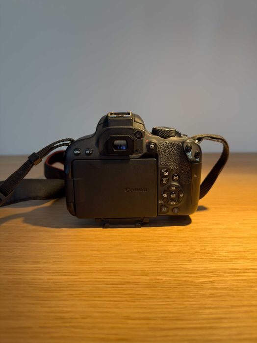 KIT Canon T7i (800D) com lente e acessórios