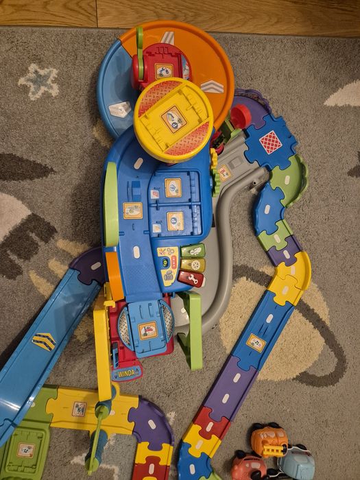 Garaż VTech Tut Tut + warsztat Vtech Tut Tut + tor uliczny + autka