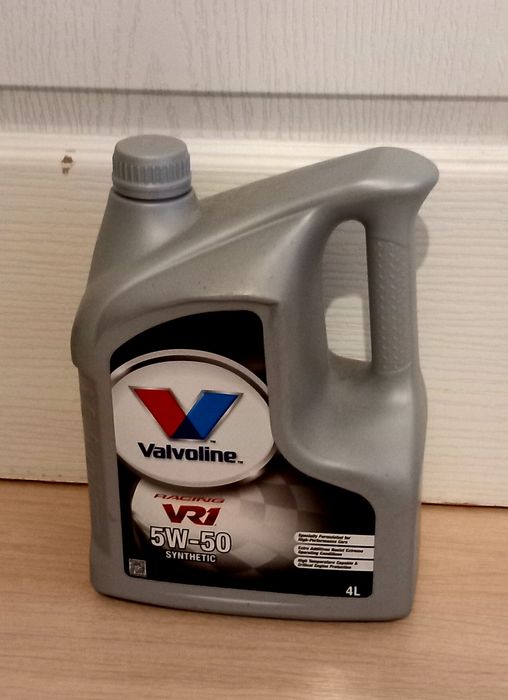 Nowy olej silnikowy Valvoline 5W 50 4 litry