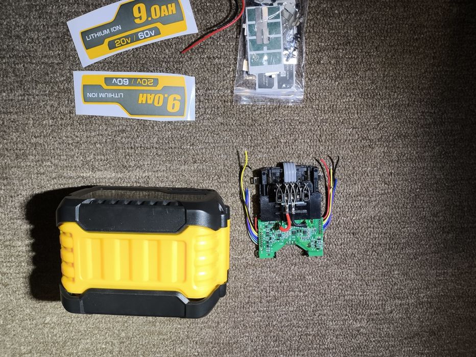 Корпус аккумулятор DeWalt XR FLEXVOLT 18/54В Li-Ion 6 Ач (DCB546)