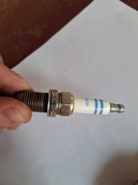 Свічка запалювання Bosch R6 Iridium FR6HI332