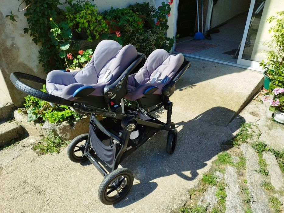 Carrinho de bebé para gêmeos