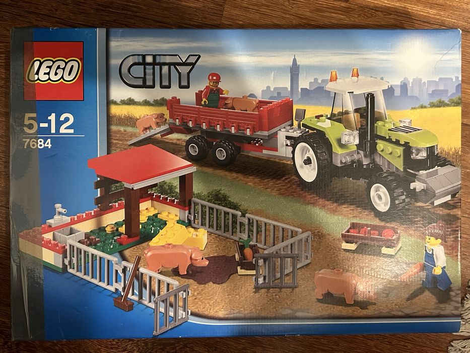 7684 Lego City hodowla świń i traktor