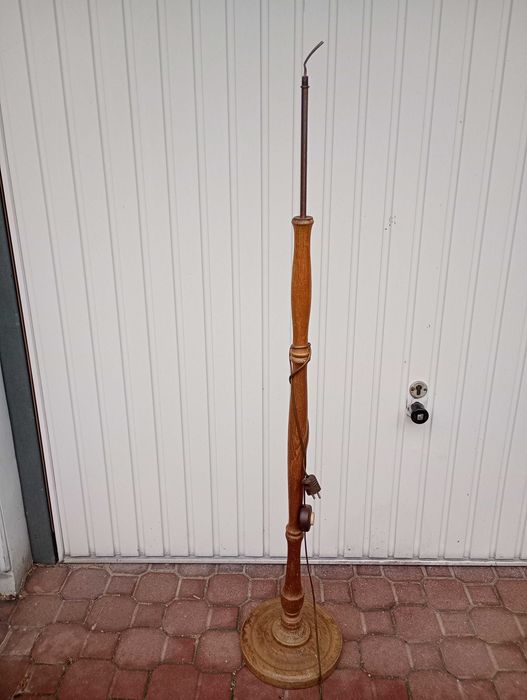 Lampa stojąca bez klosza, drewniana, antyk