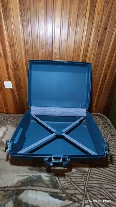 Твердий чемодан відомого бренду Samsonite, привезений з Німеччини