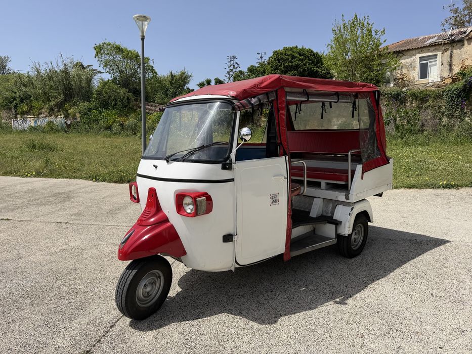 Tuk tuk Piaggio eletrico com baterias de litio