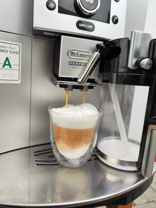 Кавомашина кофемашина Delonghi Perfecta ESAM 5500 новий молочник: 8 200 ...