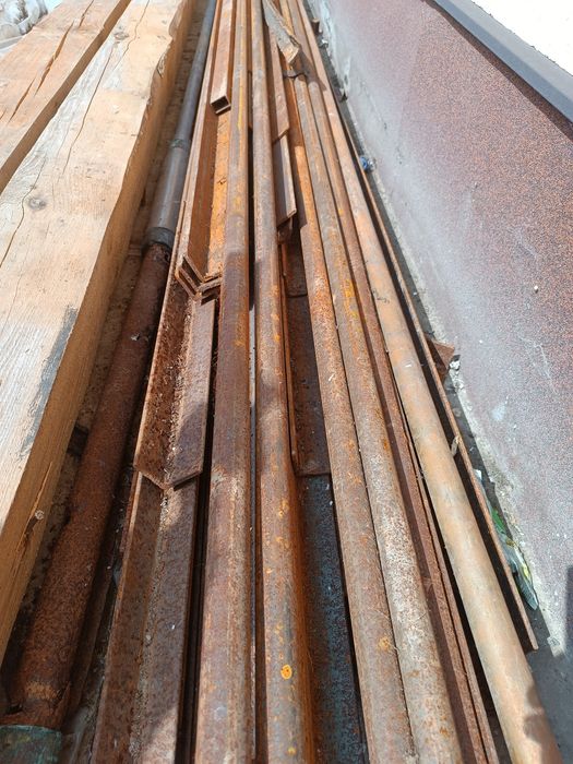 Уголок металічний 45х45 і 40х40.