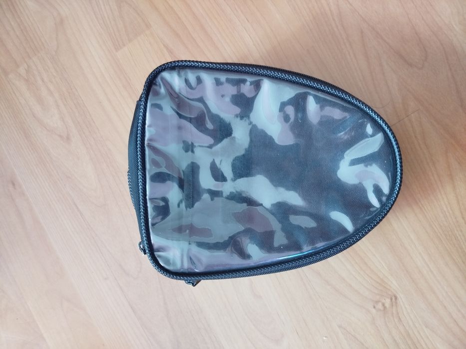 Продаю мото сумку на бак Held