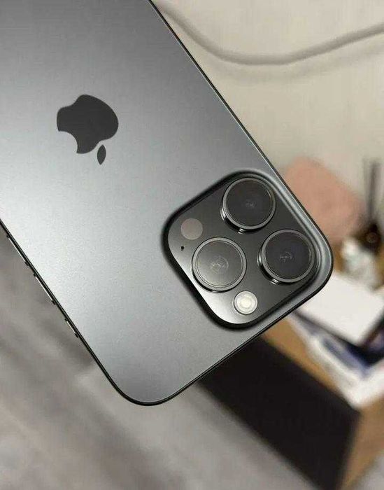 iPhone 16 Pro Max, 512 ГБ, SIM + eSIM