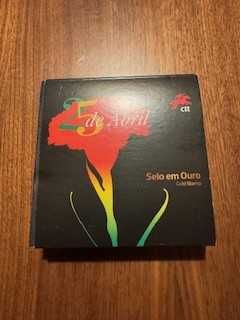 Selo 25 de Abril em ouro