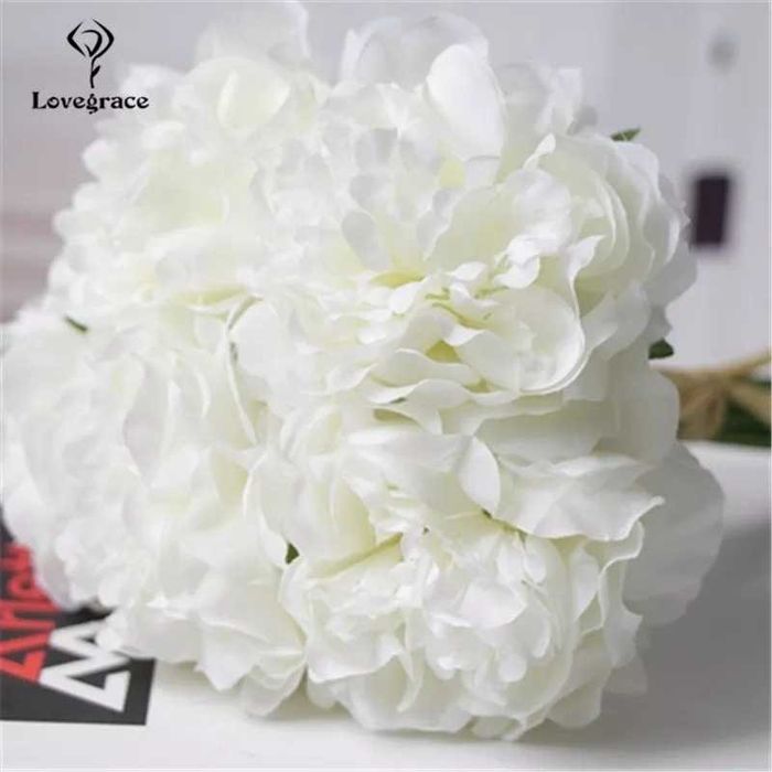 Искусственные пионы, штучные цветы, букет цветов.