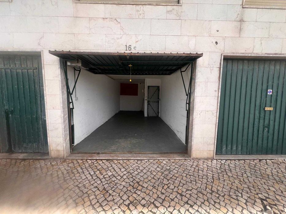 Garagem em Massamá Norte