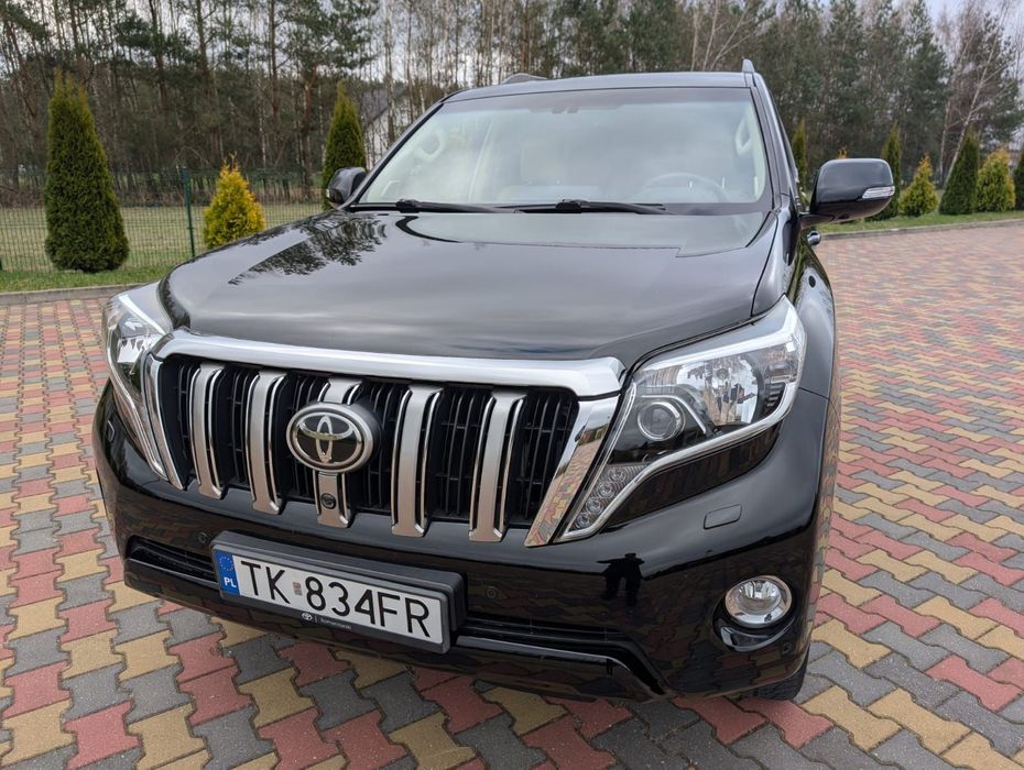 Toyota Land Cruiser wersja Invincible super stan i bardzo bogate wyposażenie