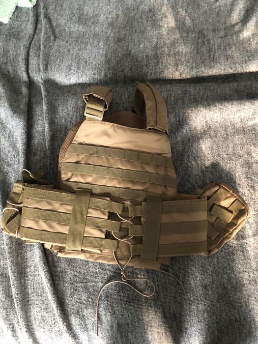 Плитоноска с підсумками