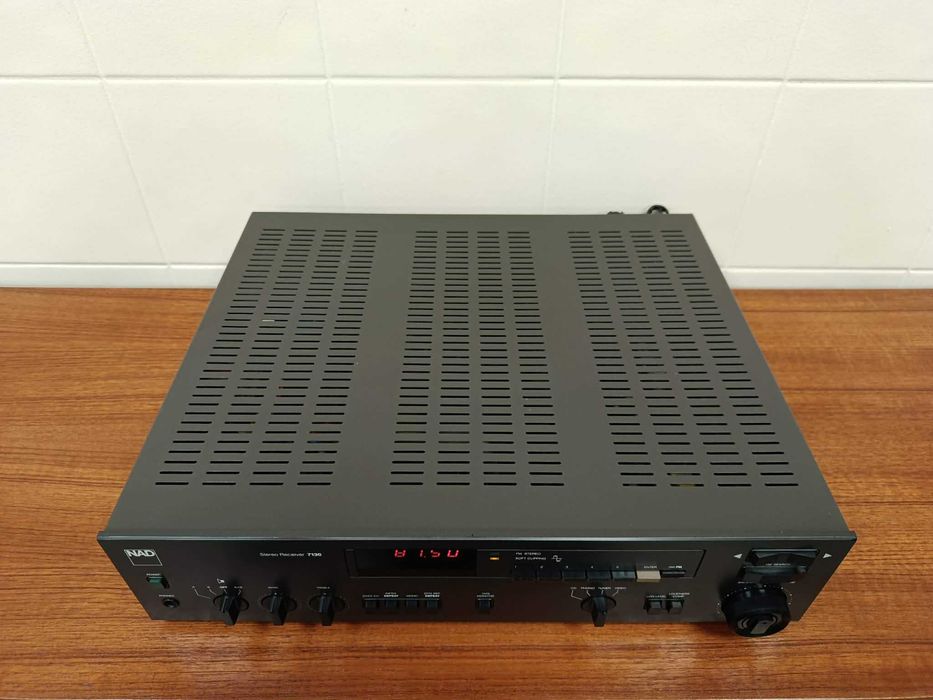 Amplituner NAD Stereo Receiver 7130