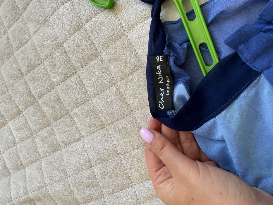 Продам вишиту сукню та вечірню