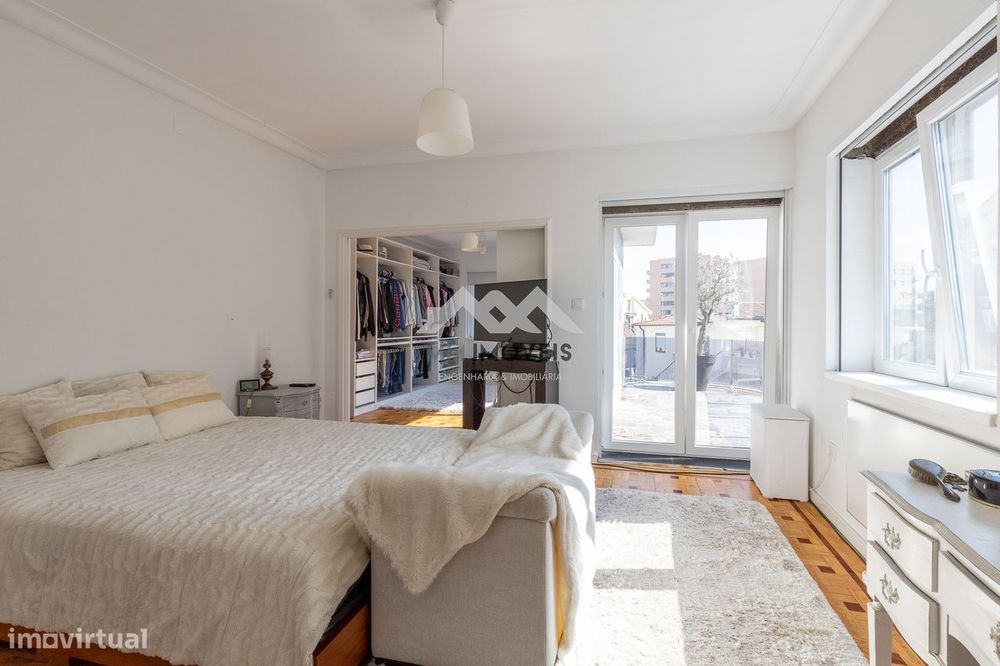 Moradia T5 | Ermesinde | Centro |Remodelada | 750m2 Terreno | Box 4 Ca
