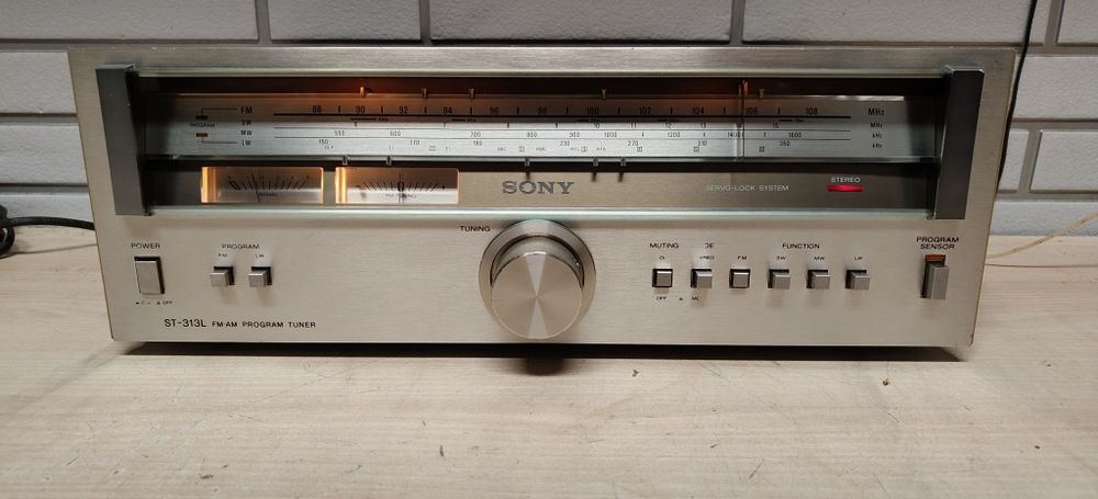 Tuner SONY ST-313L. Vintage