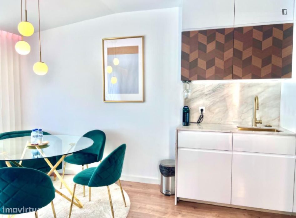 Apartamento com 2 quartos - localizado em Paranhos Porto