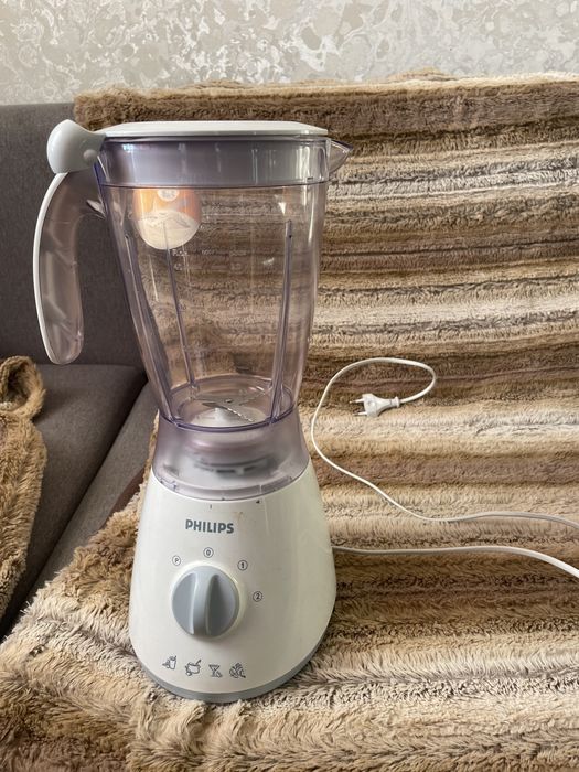 Блендер Philips HR