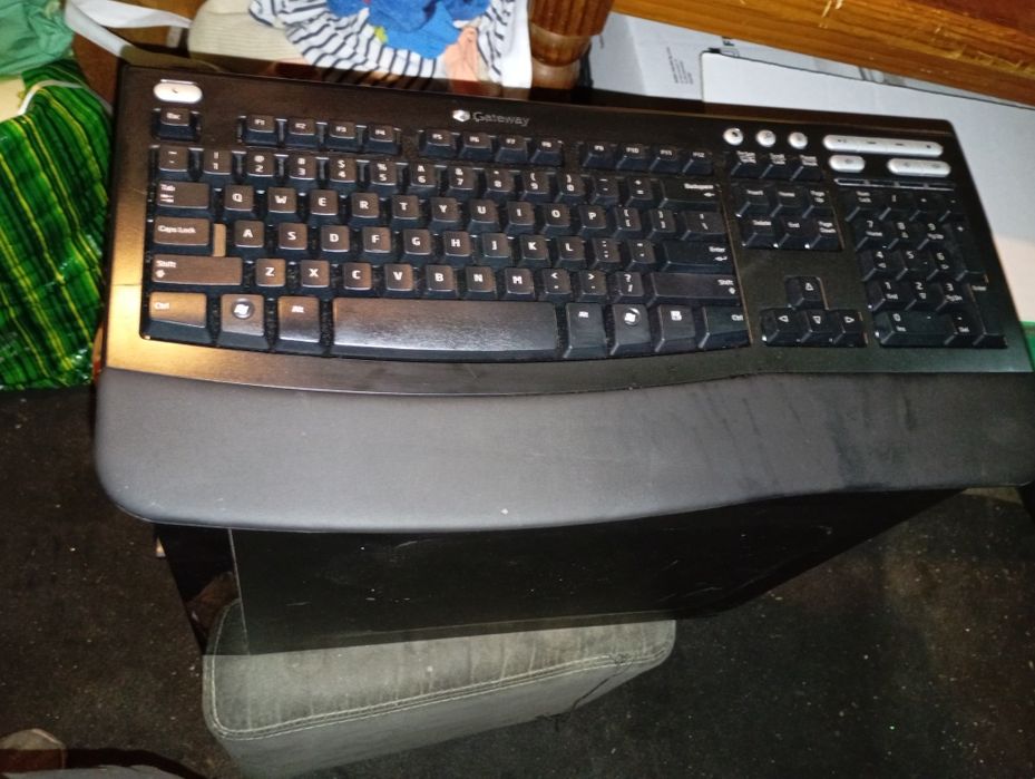 Computador torre da ASUS