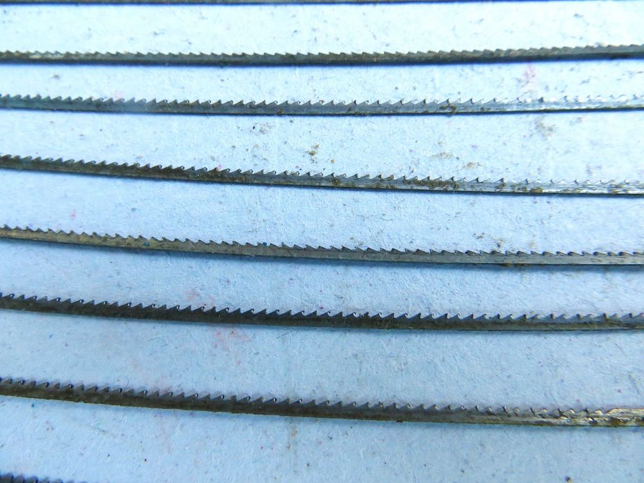 Пилочки для ручного лобзика по металлу.