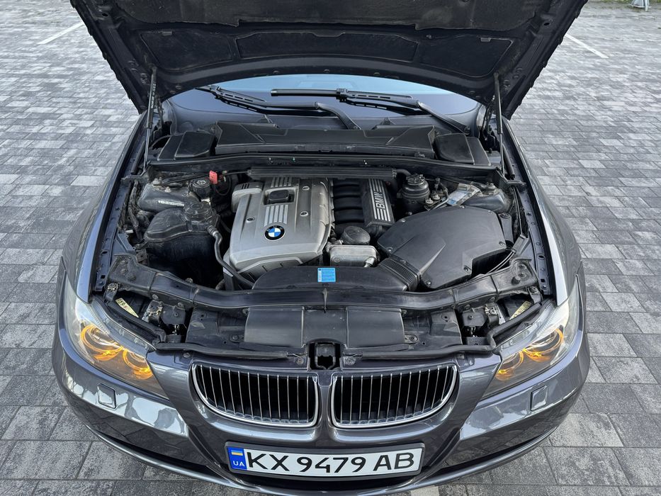 Продам BMW e90  2005