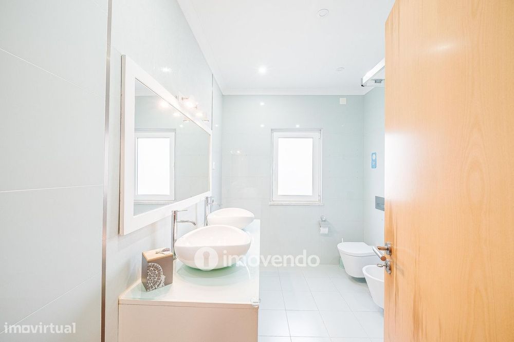 Moradia T4 incrível, com terreno de 4.200m², no Rebocho, Coruche