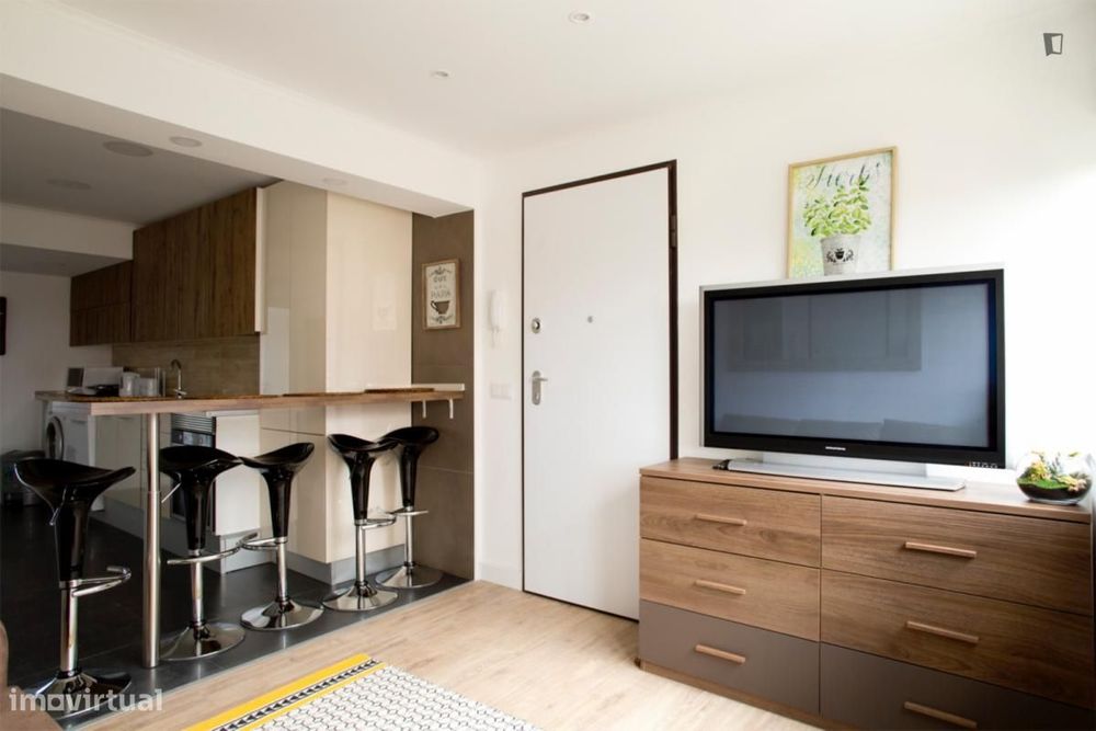 Quarto - localizado em Chelas Lisbon