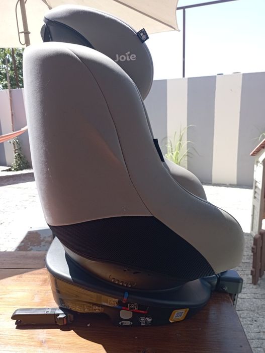 Cadeira auto giratória