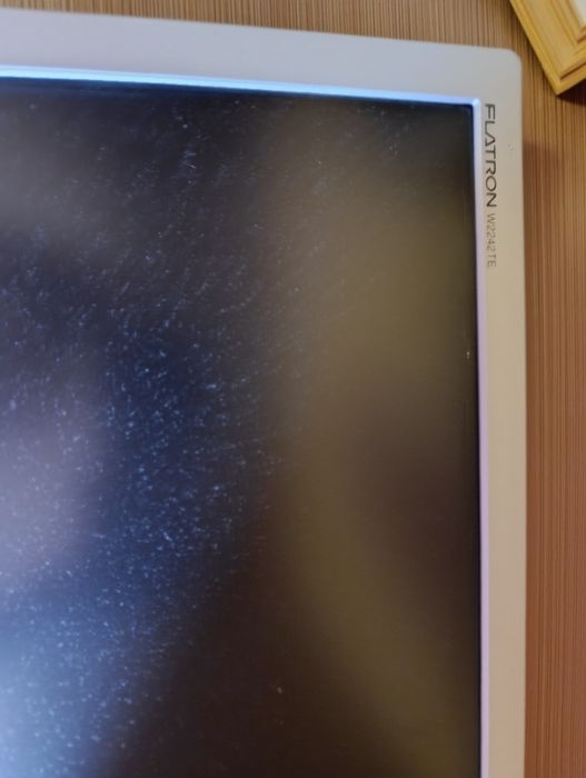 Монитор LG w2242TE