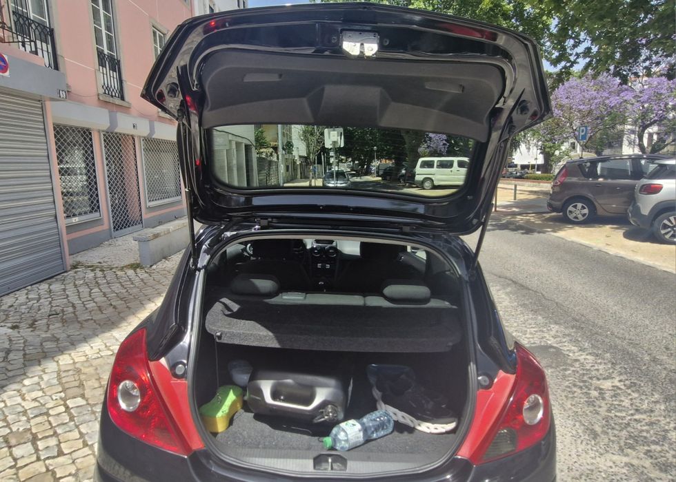 Opel corsa d 1.4 2010 Gasoline