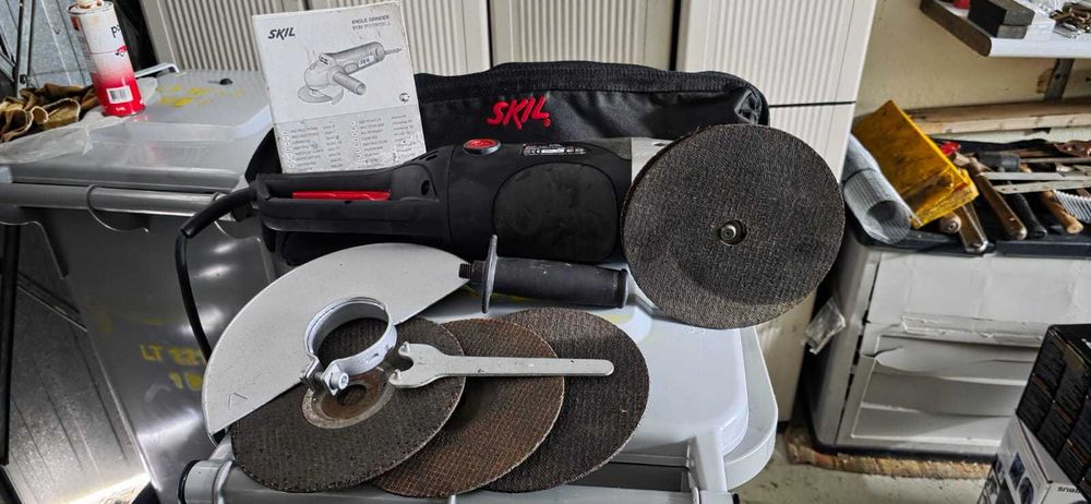 Rebarbadora SKIL 2000W 230mm – Completa com Mala Original