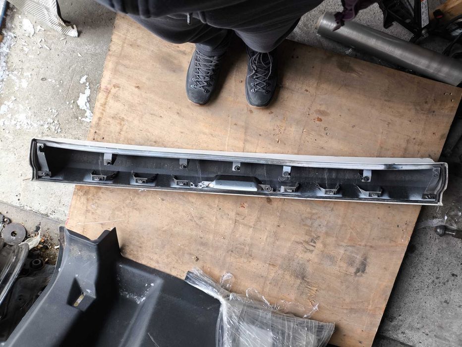 Молдинг накладка багажника нижняя Ford Escape 2013-2019