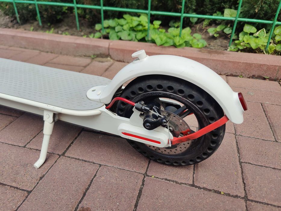 Електросамокат Xiaomi Mi Electric Scooter M365 White (Європейська версія) оригінал