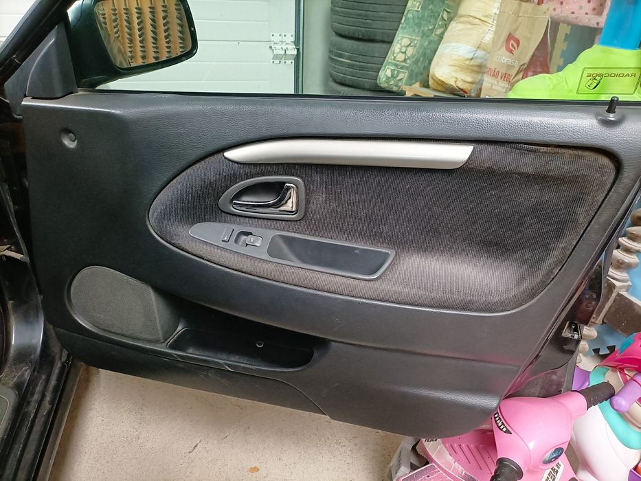 Vendo material volvo S40 e v40